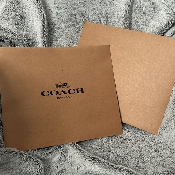 Coach Gift Box (single) - Picture 4 of 9